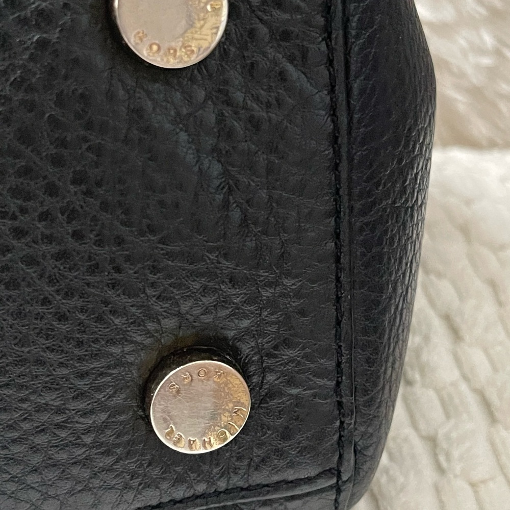 Micheal Kors leather handbag - Picture 11 of 12